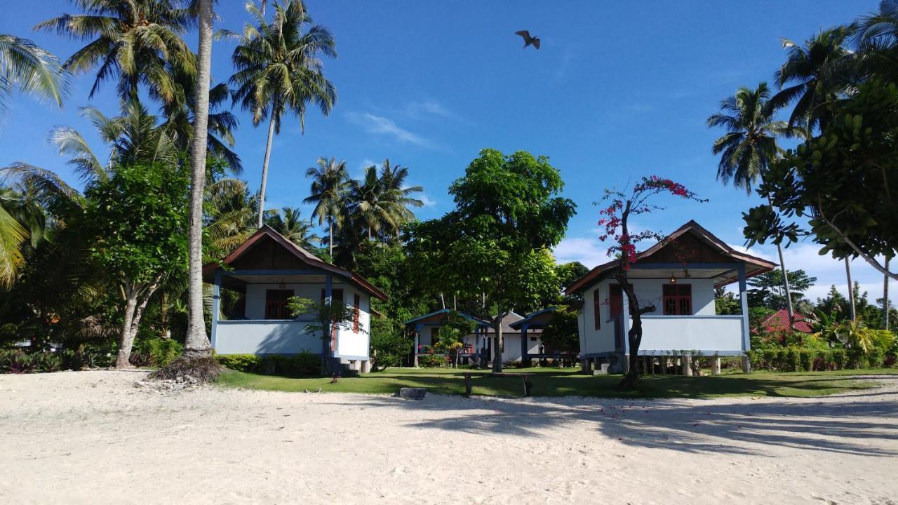 New Raya - Nias Beach Bungalows Lagudri Extérieur photo