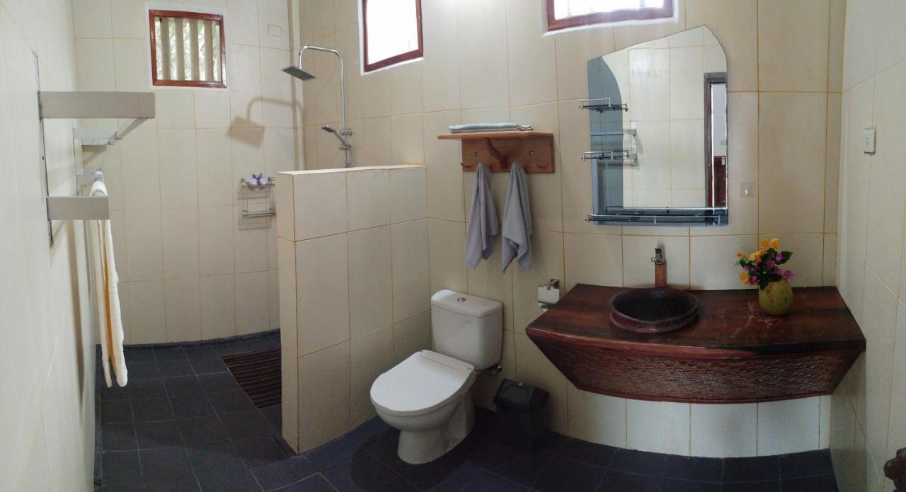 New Raya - Nias Beach Bungalows Lagudri Extérieur photo