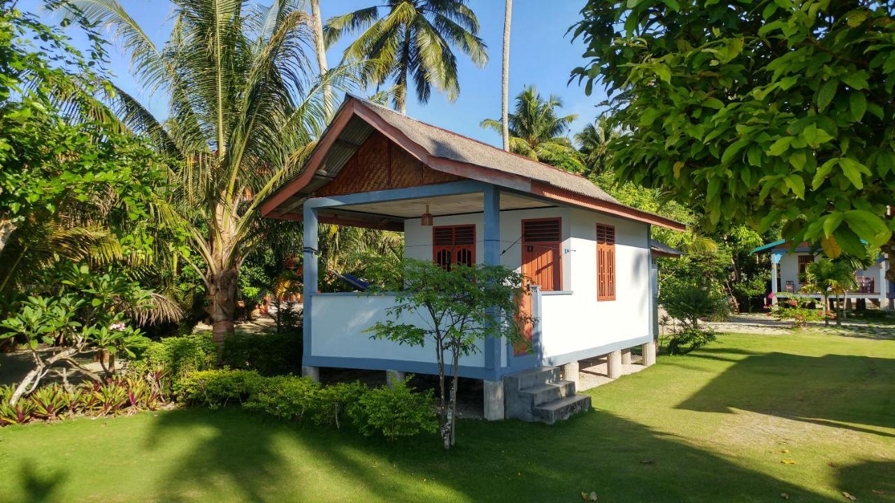 New Raya - Nias Beach Bungalows Lagudri Extérieur photo