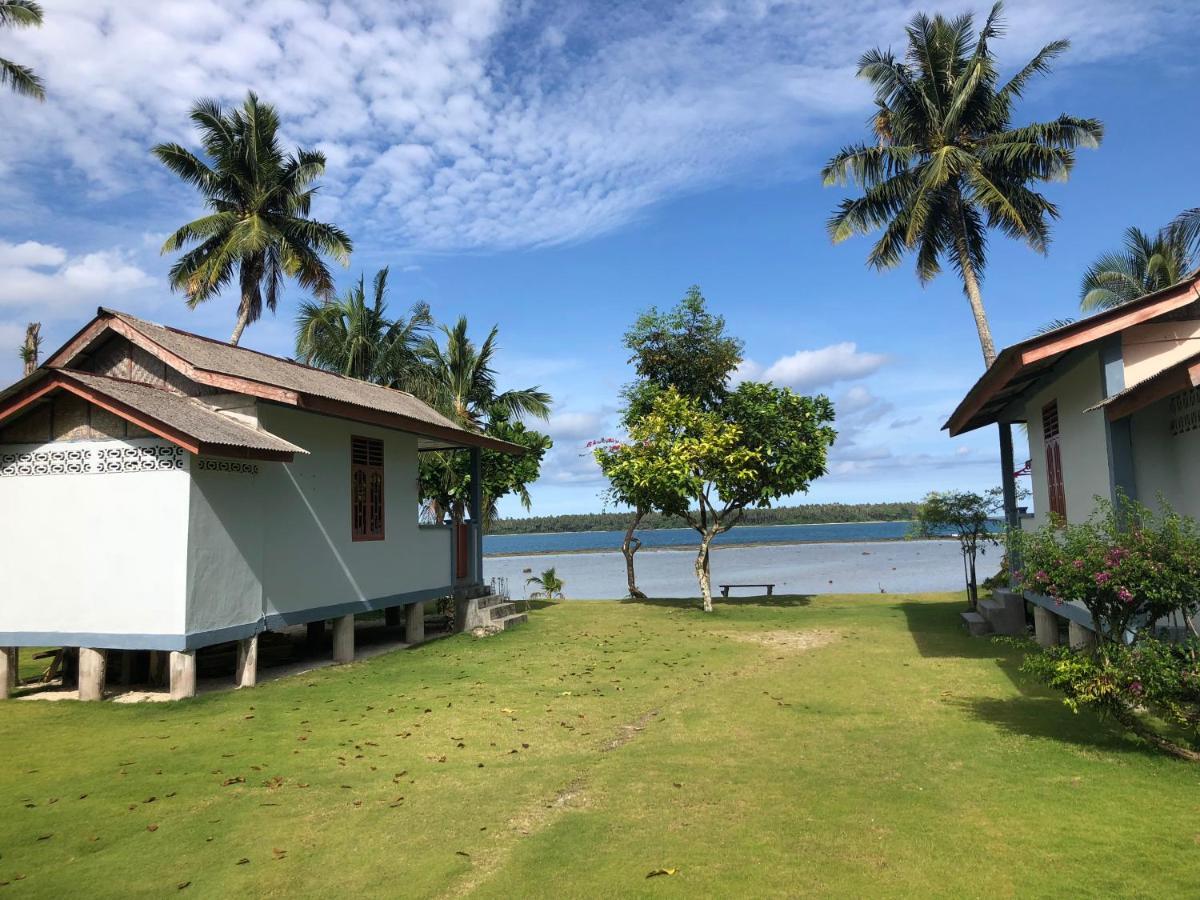 New Raya - Nias Beach Bungalows Lagudri Extérieur photo